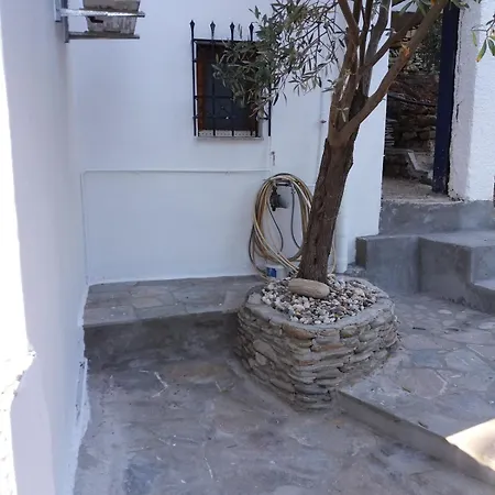 펜션 Grandpa Simos' Traditional Agios Romanos